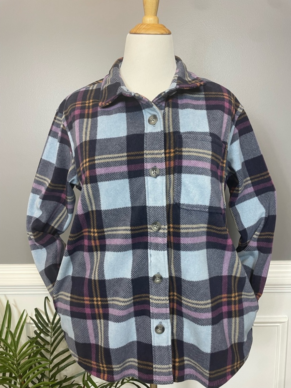 Eddie Bauer Flannel Plaid Button-Up Shirt Jacket in‎ Light Blue, Navy & Purple - Picture 3 of 5